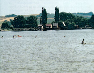 Lörinci üdülõ-, pihenõ-, és horgászcentrum.